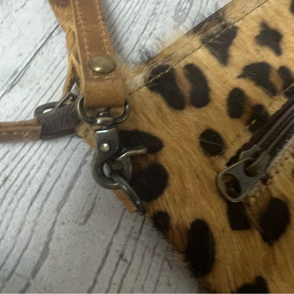 American Darling Hair on Cowhide Leather Convertible Crossbody Wristlet Leopard - Picture 16 of 16
